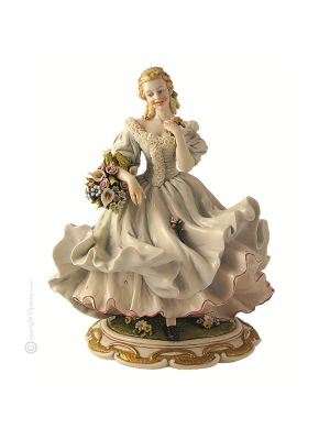 SIGNORA DELLA PRIMAVERA Statuetta statua statuina porcellana Capodimonte fatto a mano made in Italy