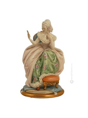 SIGNORA CON SPECCHIO Statuetta statua statuina porcellana Capodimonte fatto a mano made in Italy