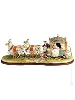 LA CARROZZA Statuetta statuina porcellana Capodimonte fatto a mano made in Italy