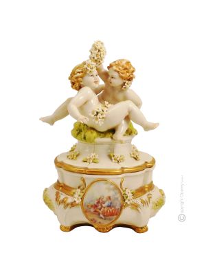 PORTAGIOIE CON CHERUBINI Cofanetto porcellana Capodimonte scrigno fatto a mano Made in Italy