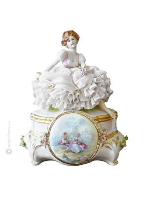 RAGAZZA Cofanetto porcellana Capodimonte scrigno fatto a mano Made in Italy