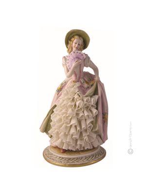 GENTILDONNA CON PIZZO Statuetta Statua Statuina Porcellana Capodimonte Fatto a Mano Made in Italy