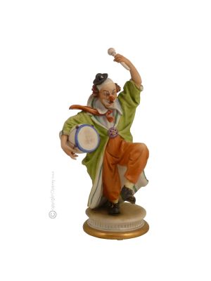 CLOWN CON TAMBURO Statuetta statuina figura porcellana Capodimonte fatto a mano Made in Italy