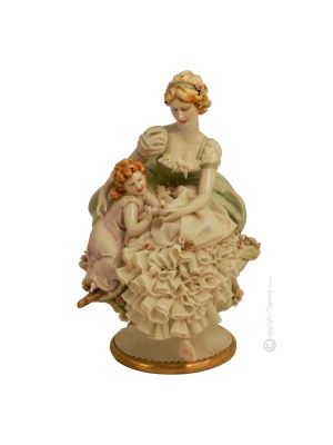 MADRE CON BABY Statuetta statua statuina porcellana Capodimonte fatto a mano made in Italy