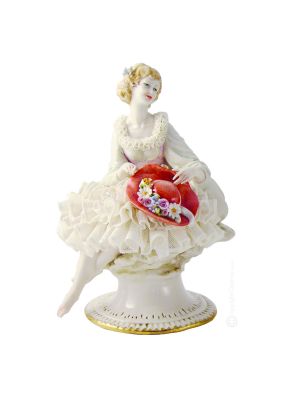 GENTILDONNA CON PIZZO Statuetta Statua Statuina Porcellana Capodimonte Fatto a Mano Made in Italy