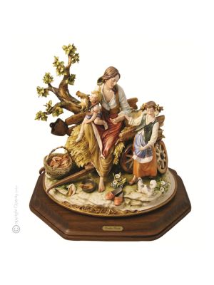 UNA GIORNATA IN FATTORIA Statuetta statuina figura porcellana Capodimonte fatto a mano Made in Italy