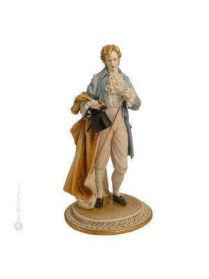 GENTILUOMO CON PIZZO Statuetta Statua Statuina Porcellana Capodimonte Fatto a Mano Made in Italy